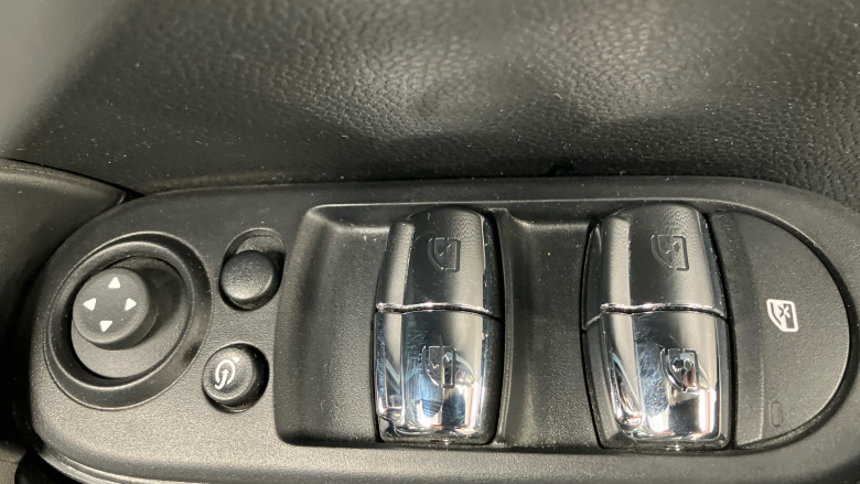 MINI Hatchback 1.5 Cooper Classic 5dr Auto Petrol Hatchback